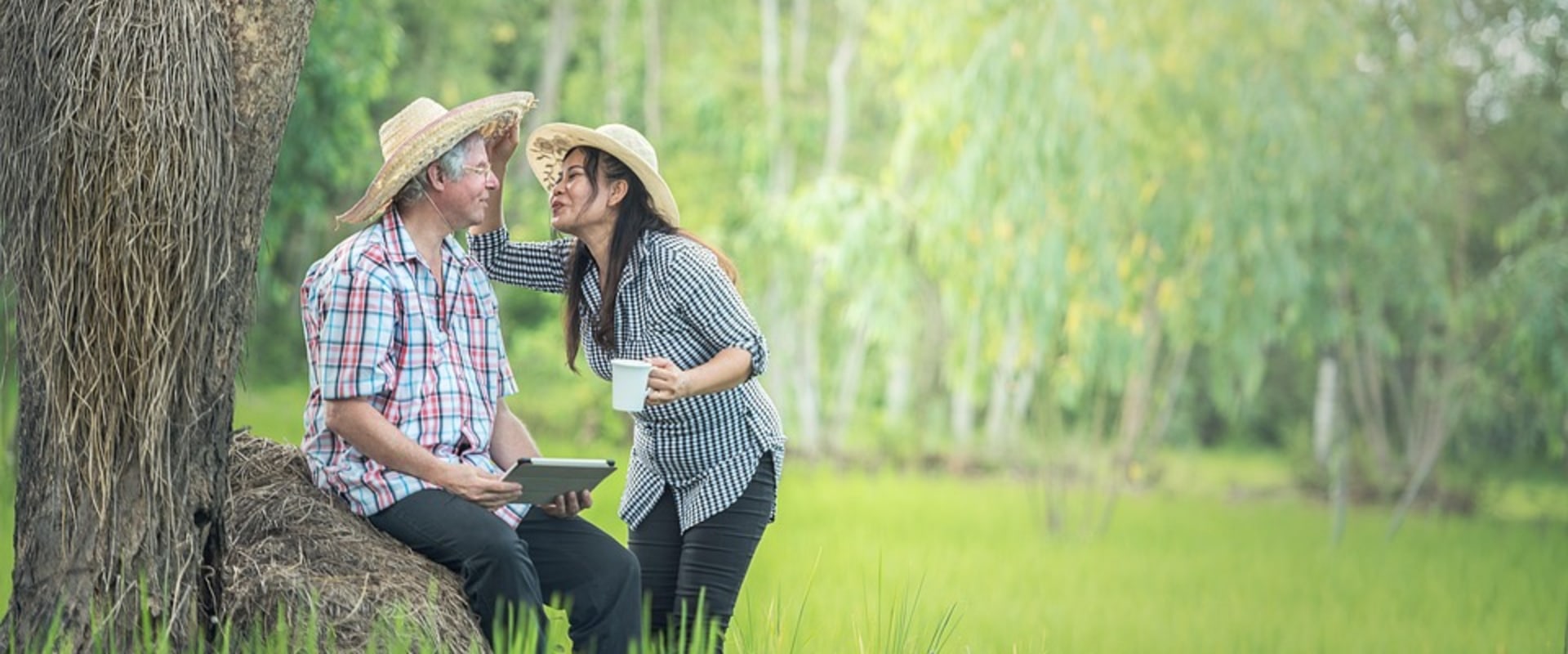 Exploring Types of Mature Singles Dating Sites