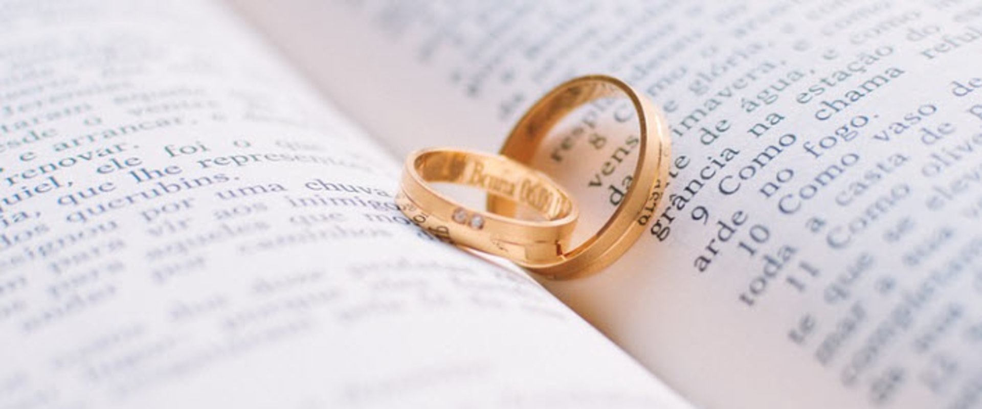 Pros and Cons of Senior Singles Dating Sites
