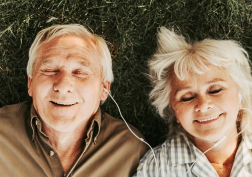 Pros and Cons of Online Dating Services for Seniors